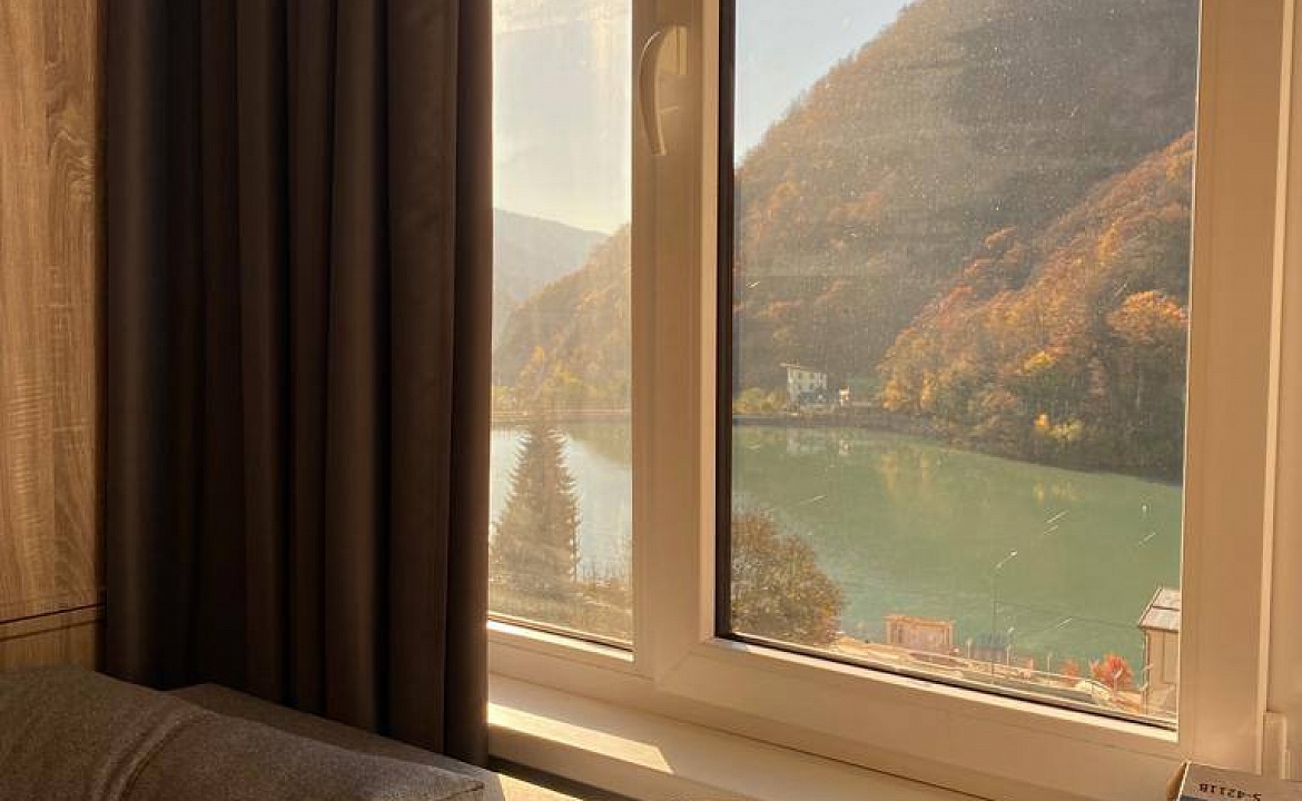 Красная поляна -вид на озеро и горы. Частный сектор Красная Поляна с видом на озеро и горы. Красная Поляна Красная поляна -вид на озеро и горы. Частный сектор Красная Поляна с видом на озеро и горы. Красная Поляна