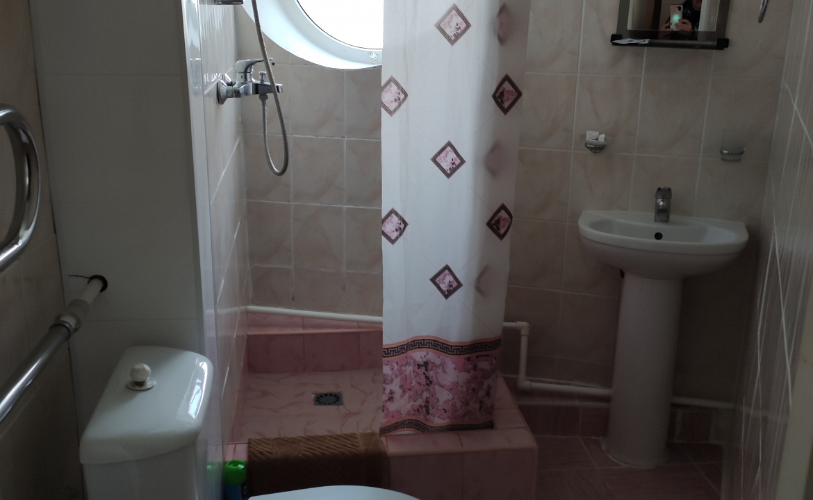 стандарт двухместный вид на город. Гостиница Адмирал. Анапа