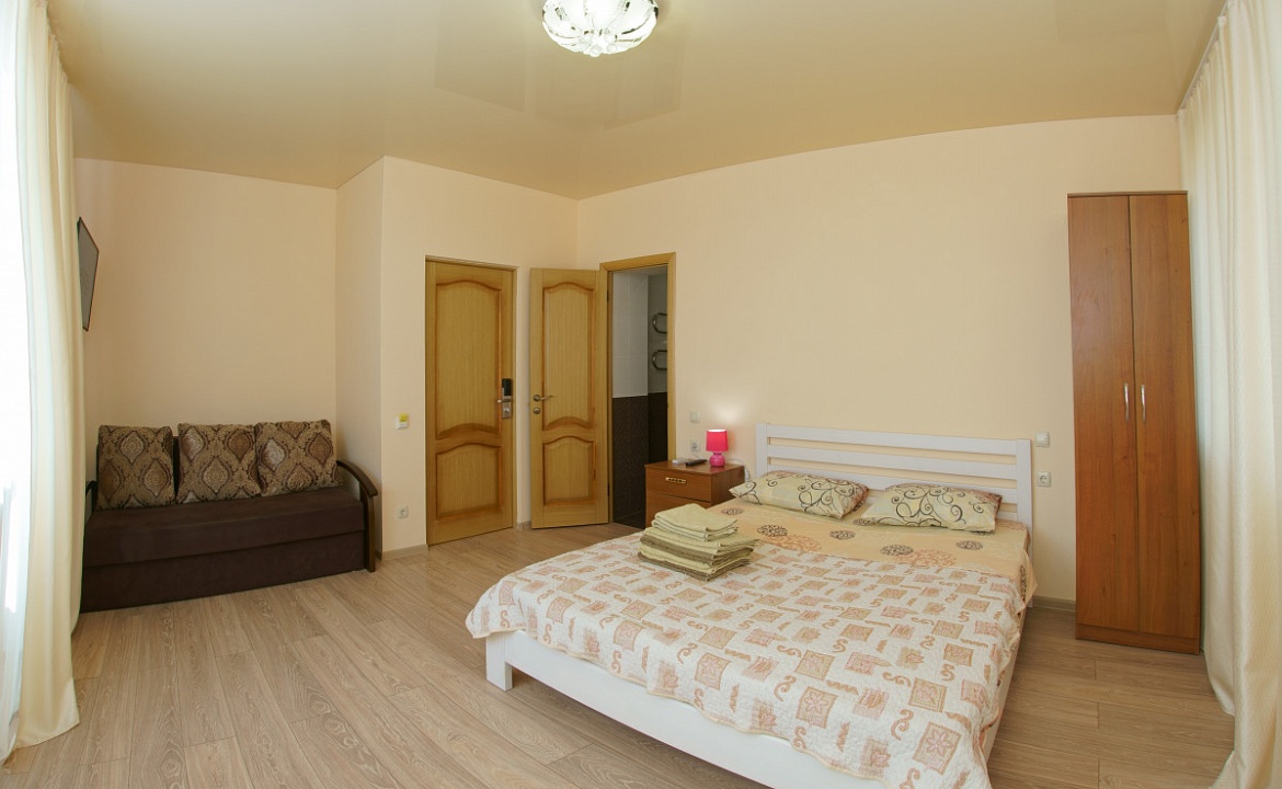 ДВУХМЕСТНЫЙ УЛУЧШЕННЫЙ ЮГ С БАЛКОНОМ. Отель "Ягуар". Гурзуф