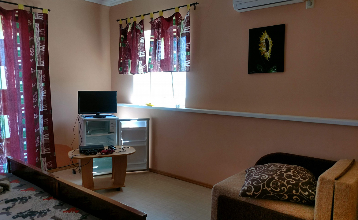 3-х местный «Стандарт». Гостевой дом «Ларимар». Береговое