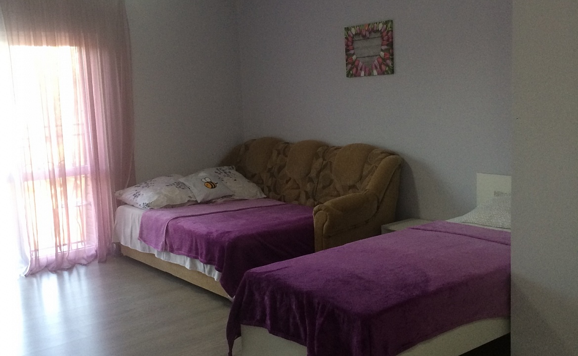 Четырёхместный номер. Гостевой дом «Пчела». Ейск