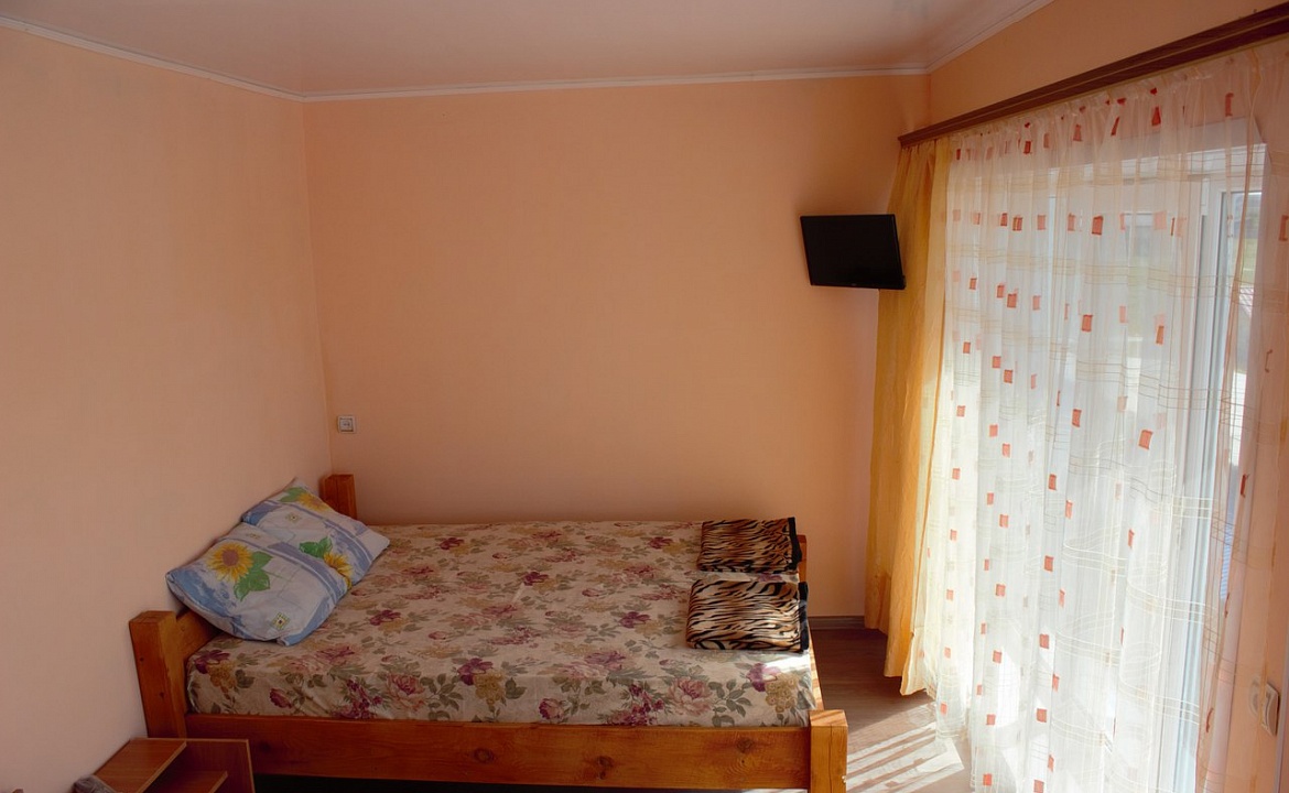 Эконом 3х местный. Гостевой Дом Melrose. Заозерное