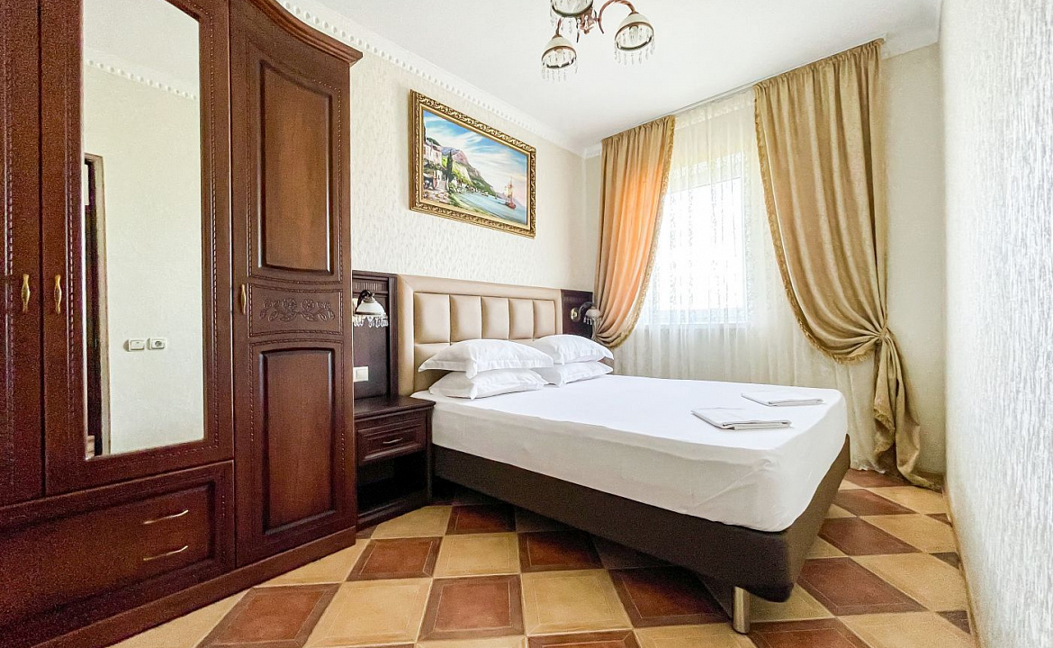 Люкс 2-х комнатный (малый) с балконом. Anzhelina Family Hotel. Витязево