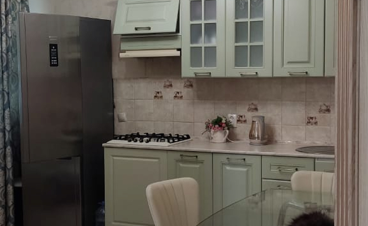 Четырёхместный люкс с кухней. "Брио" частный сектор. Геленджик