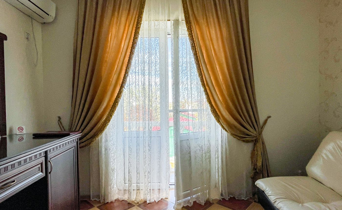 Люкс 2-х комнатный (малый) с балконом. Anzhelina Family Hotel. Витязево