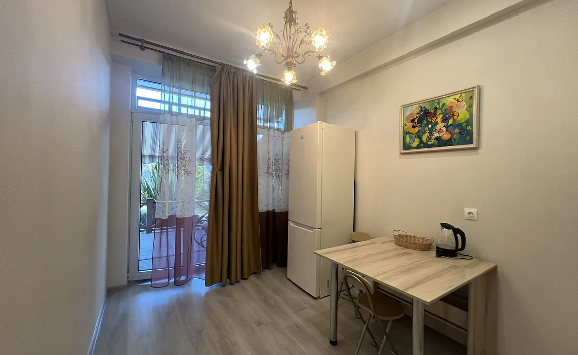 Просторный апартамент с террасой и ванной 1к2. Светлая квартира с террасой и морем. Дагомыс