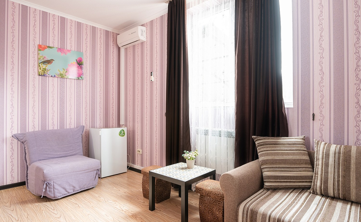 Семейный двухкомнатный. Мини отель «Эдельвейс». Адлер