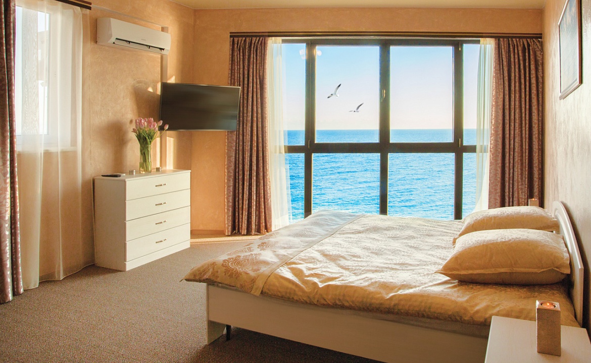 Люкс. Отель Апартаменты Форт иНН. Ялта