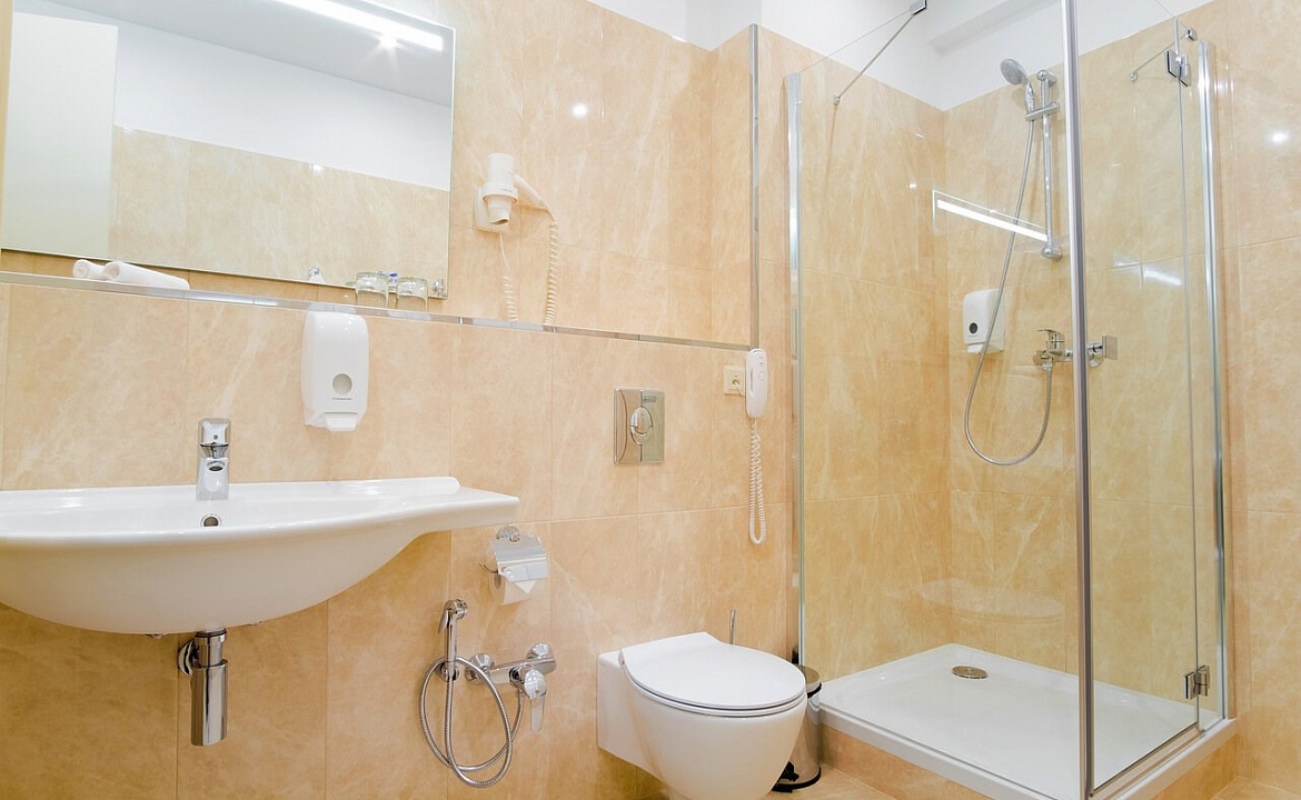 Джуниор. Отель  «ГРЕЙ ИНН». Феодосия