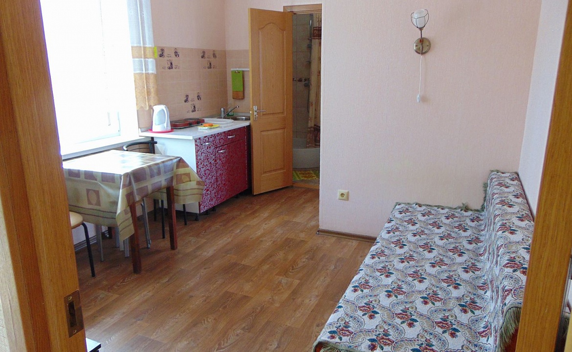 Четырехместная двухкомнатная студия 