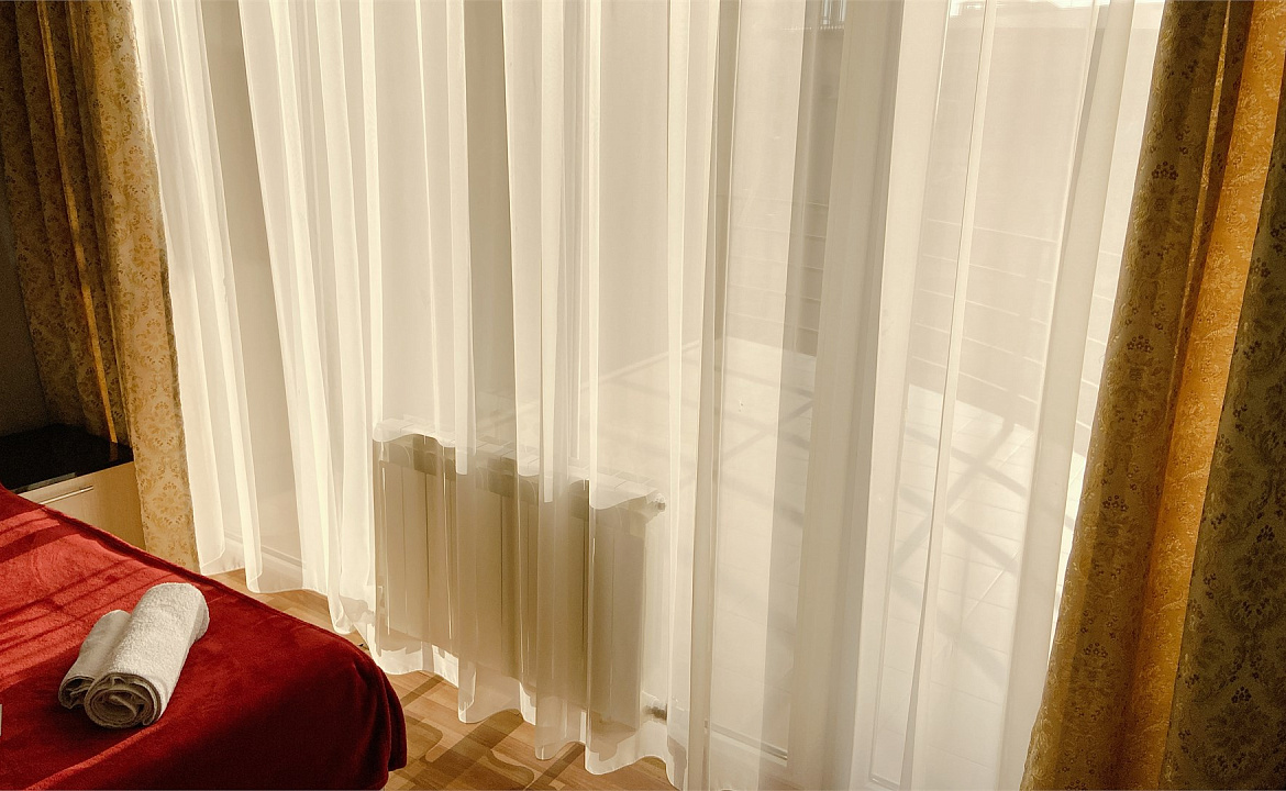 Стандартный номер с двуспальной кроватью и видом на бассейн. Отель "Ниагара Фоллс". Сочи