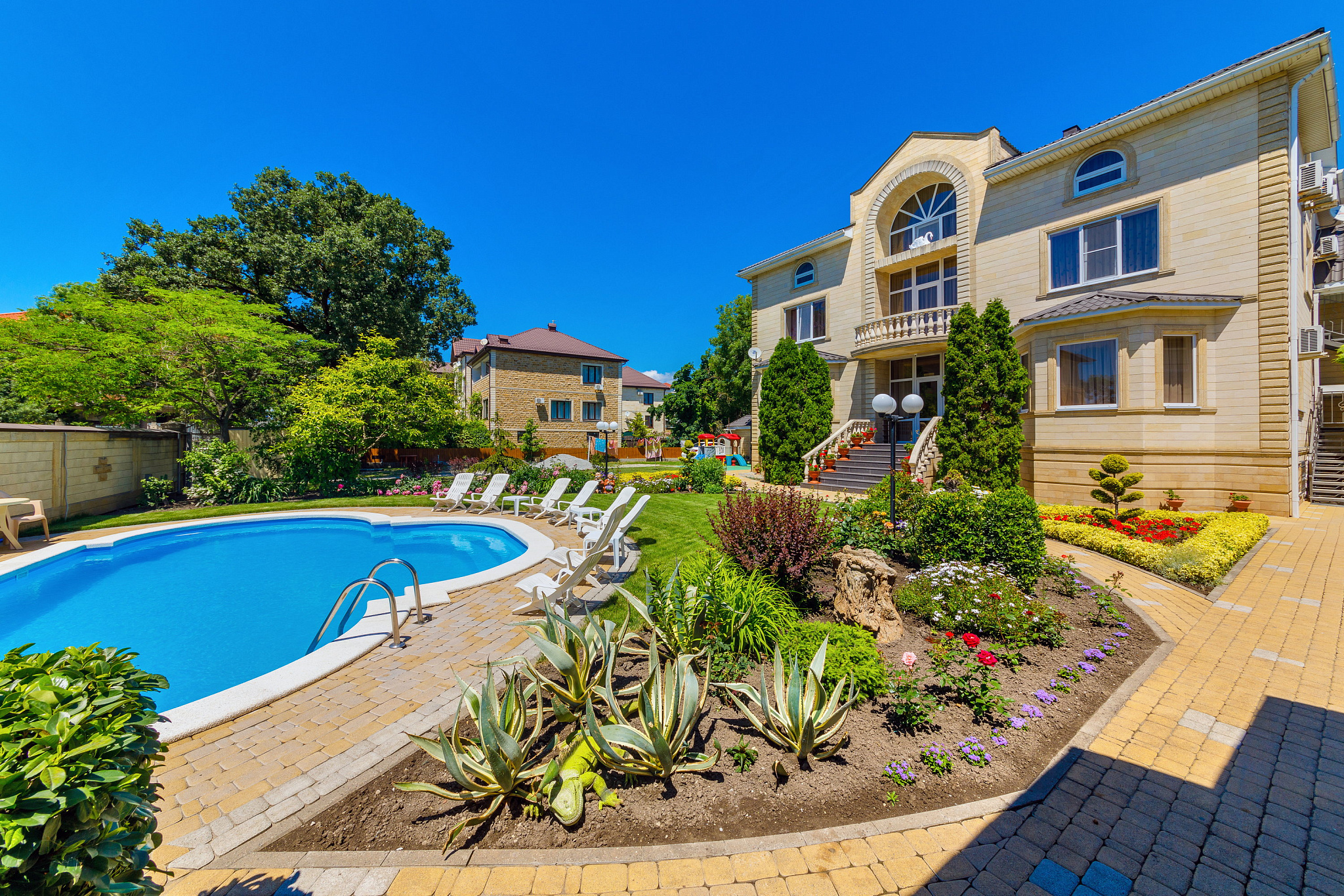 . Гостевой дом «Белая лебедь». Голубая бухта