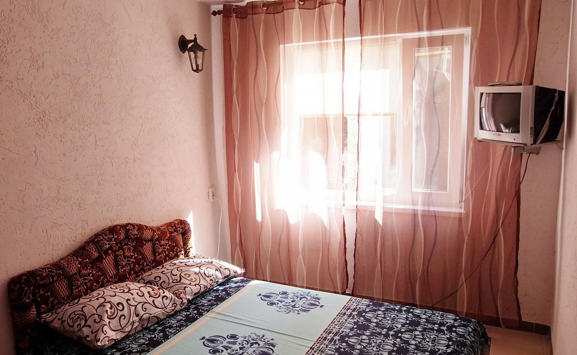 Двухкомнатный 4-х местный на 1-м этаже. Гостевой дом Гостевой дом "Спортлото-82".. Коктебель