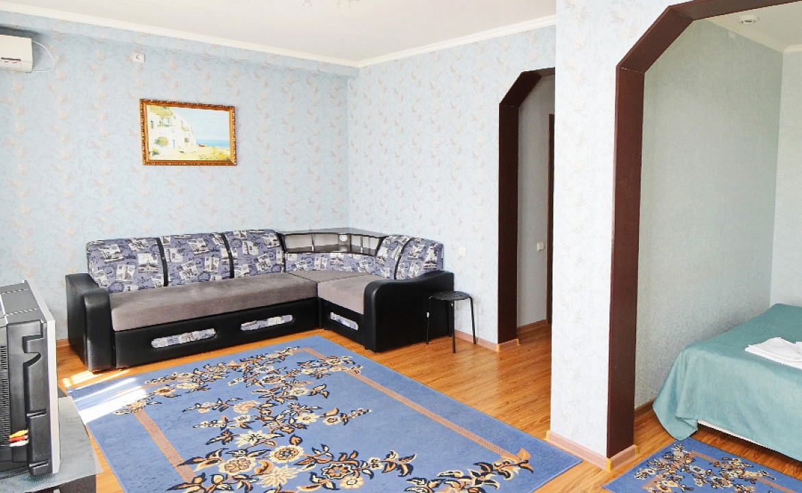 Делюкс. Гостевой дом "Александровский". Темрюк