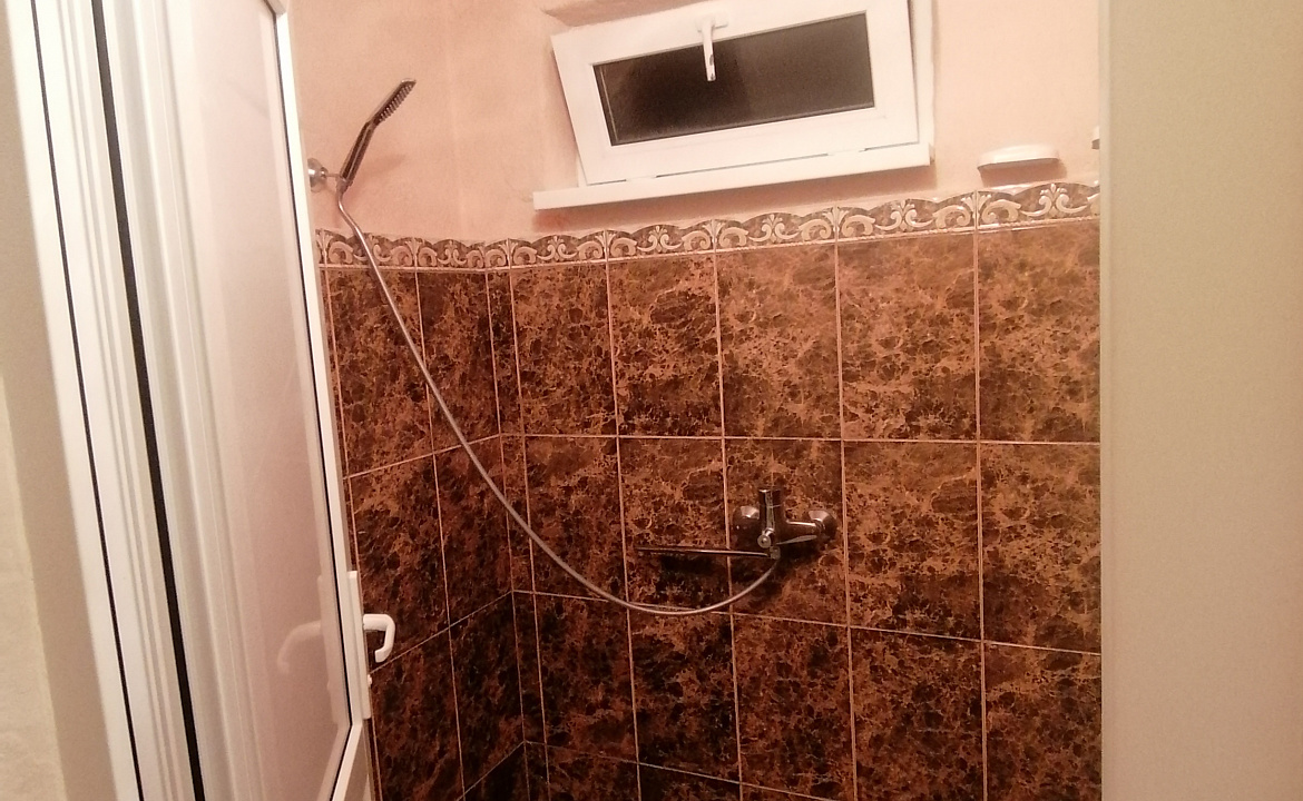 Лавровый лист . Частный сектор Лавровый лист. Новый Афон