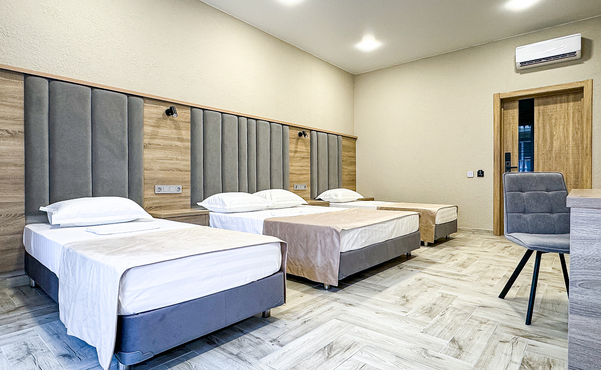 Корпус 2 Delux 4-х местный (с балконом). Anzhelina Family Hotel. Витязево