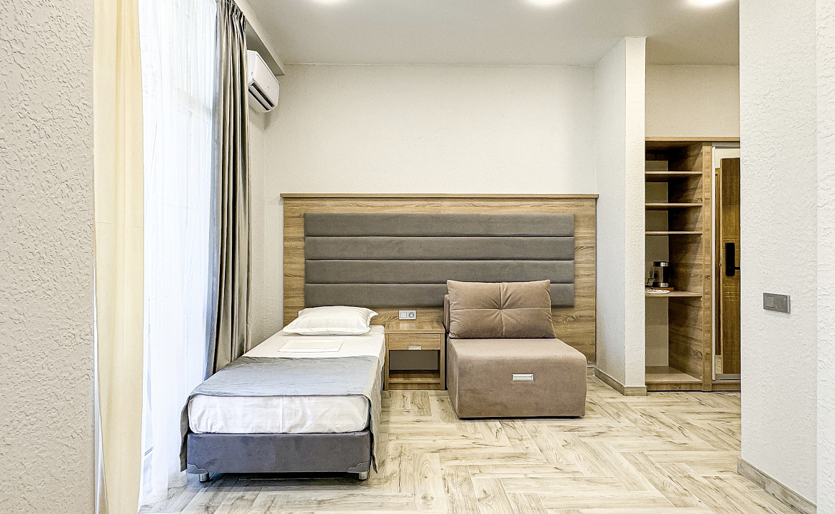 Корпус 2 Семейный Люкс с боковым видом на море. Anzhelina Family Hotel. Витязево