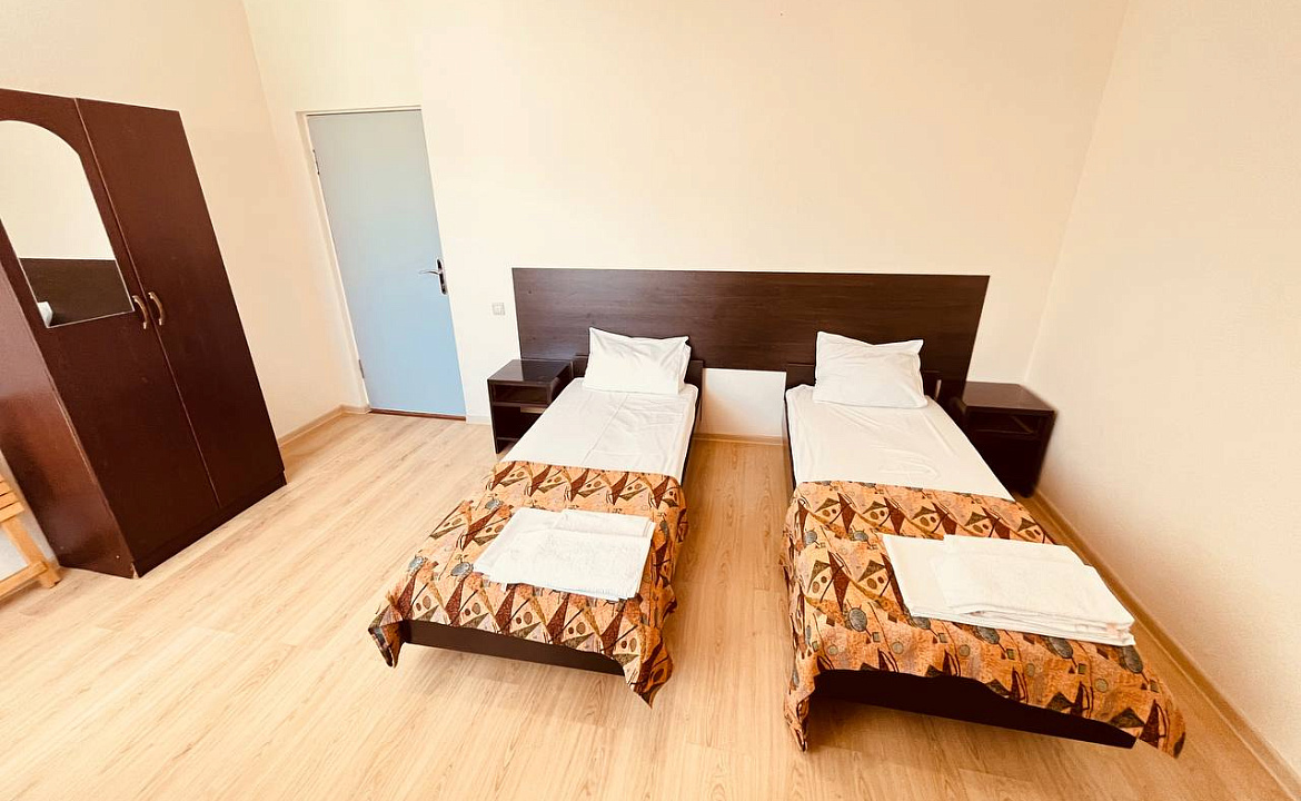 Стандартный Двухместный с доп. местом и балконом. Отель "Гермес" . Вардане Стандартный Двухместный с доп. местом и балконом. Отель "Гермес" . Вардане