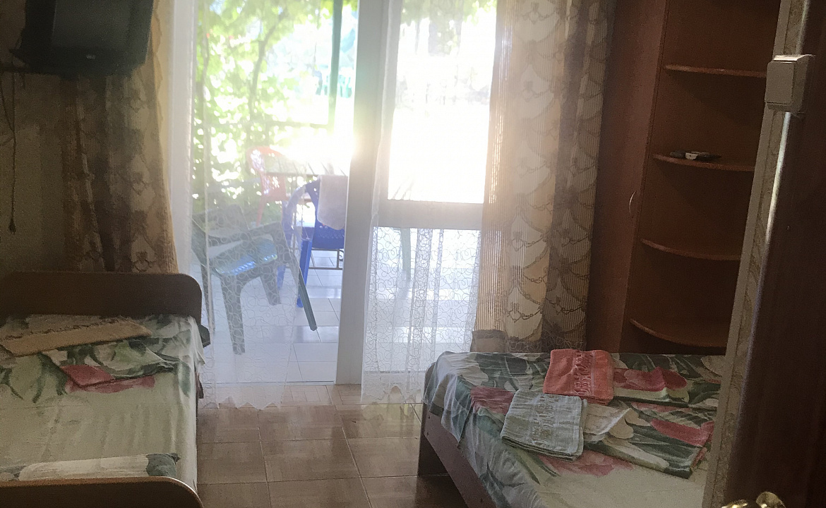 4- х местный номер . Гостевой дом У Наталии . Джубга