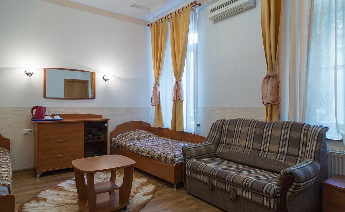 «Стандарт» № 1,2. Гостиница Аквилон. Алупка