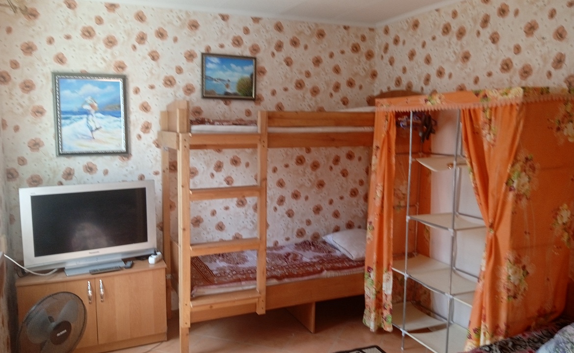 4хместный номер с кухней и сан. узлом. Гостевой дом "Ирина". Крым - частный сектор