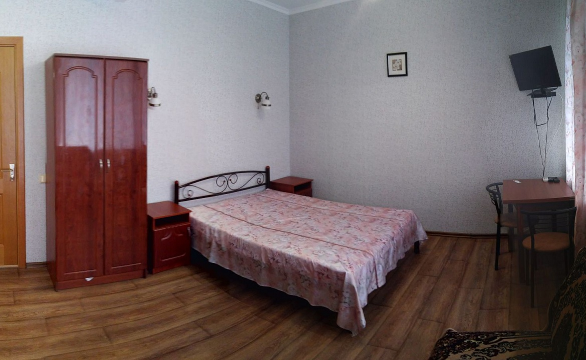 Трехместный номер-студия 