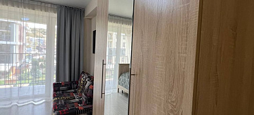 Квартира на первой береговой  с видом на море и бассейн