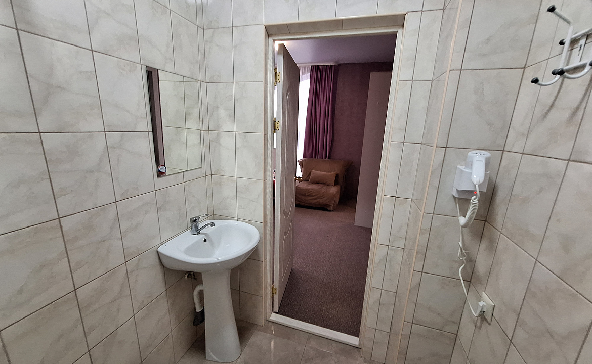 Апартаменты с террасой на 3-х человек. Гостевой дом "МЕЛИС". Дивноморское