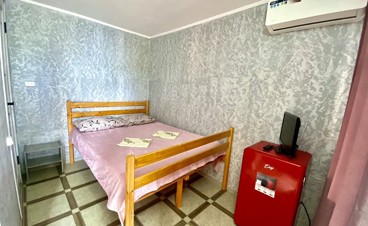 Двухместный номер «Стандарт» с открытой верандой. Частный сектор Анастасия на Айвазовского 7. Лазаревское