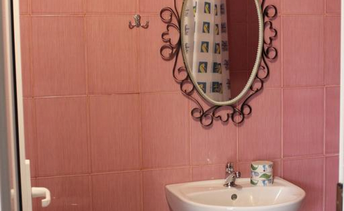 Номер с террасой . Гостевой дом У Наталии . Джубга