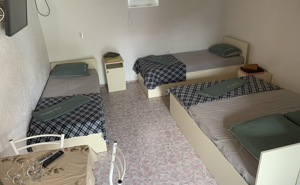 Четырёхместный номер . Гостевой дом Гармония - Витязево. Витязево Четырёхместный номер . Гостевой дом Гармония - Витязево. Витязево