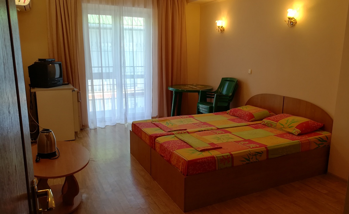 Номера 2-местные без вида на море. Гостевой дом «ФЛАГМАНСКИЙ». Приветное