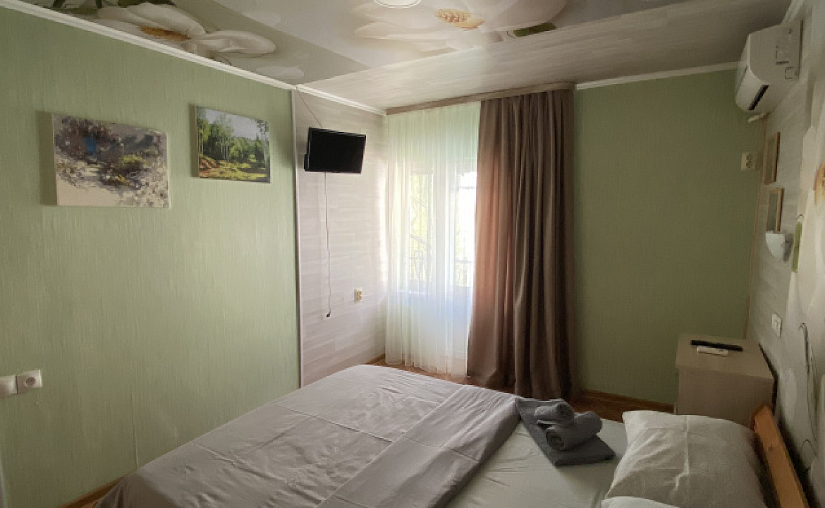 Семейный с балконом. Гостевой дом "Инжир". Новомихайловский