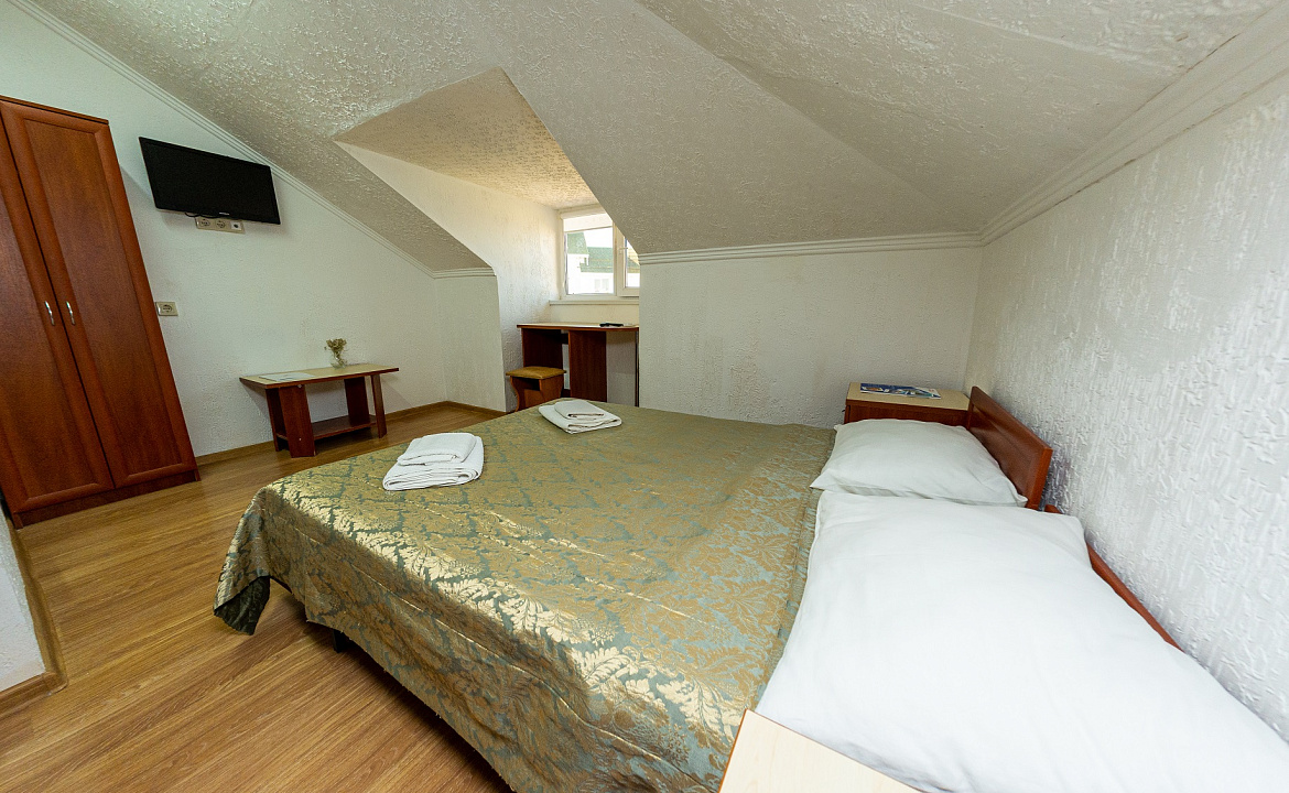 Четырёхместный Семейный (мансарда). Отель Анапа Патио. Анапа