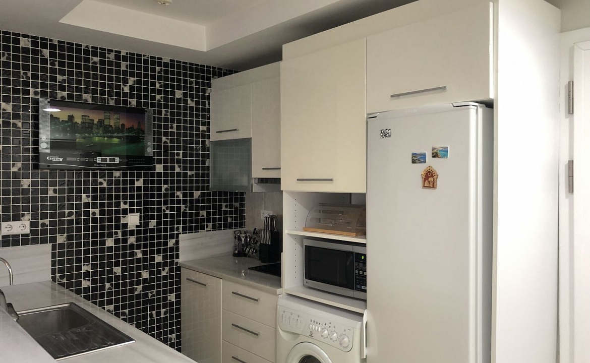 Апартаменты . Квартира в многоквартирном доме Апартаменты . Алушта