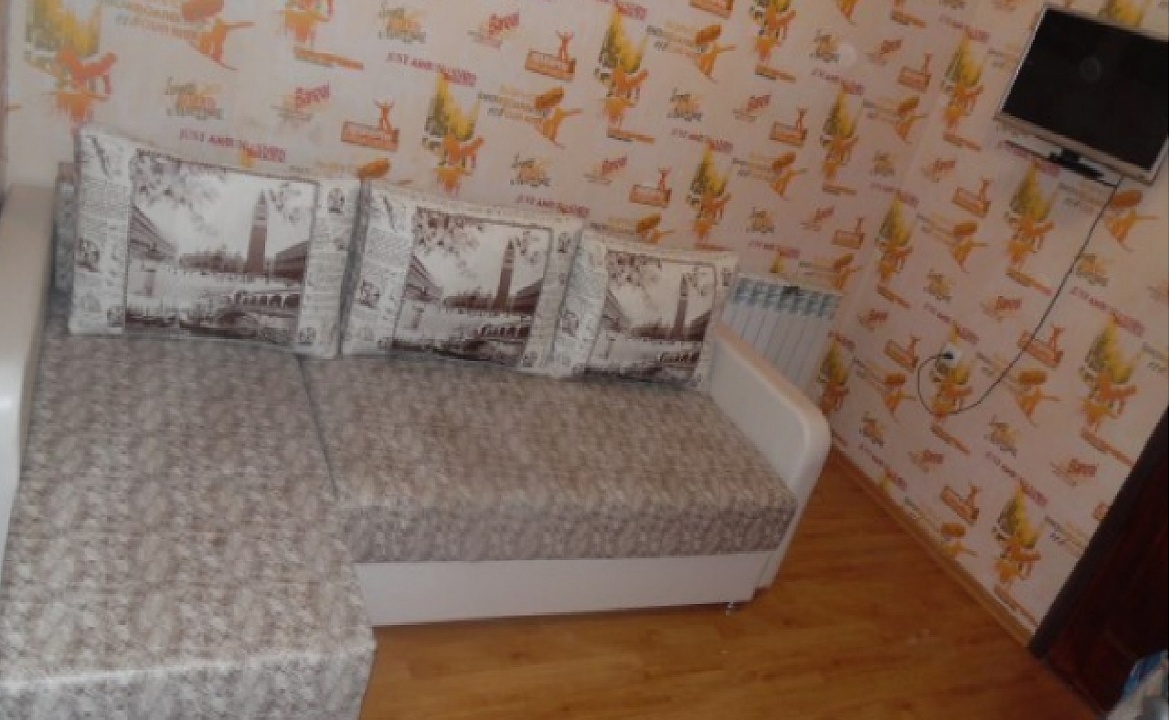 Квартира 2 комнаты. Квартира в многоквартирном доме на улице Полупанова. Евпатория