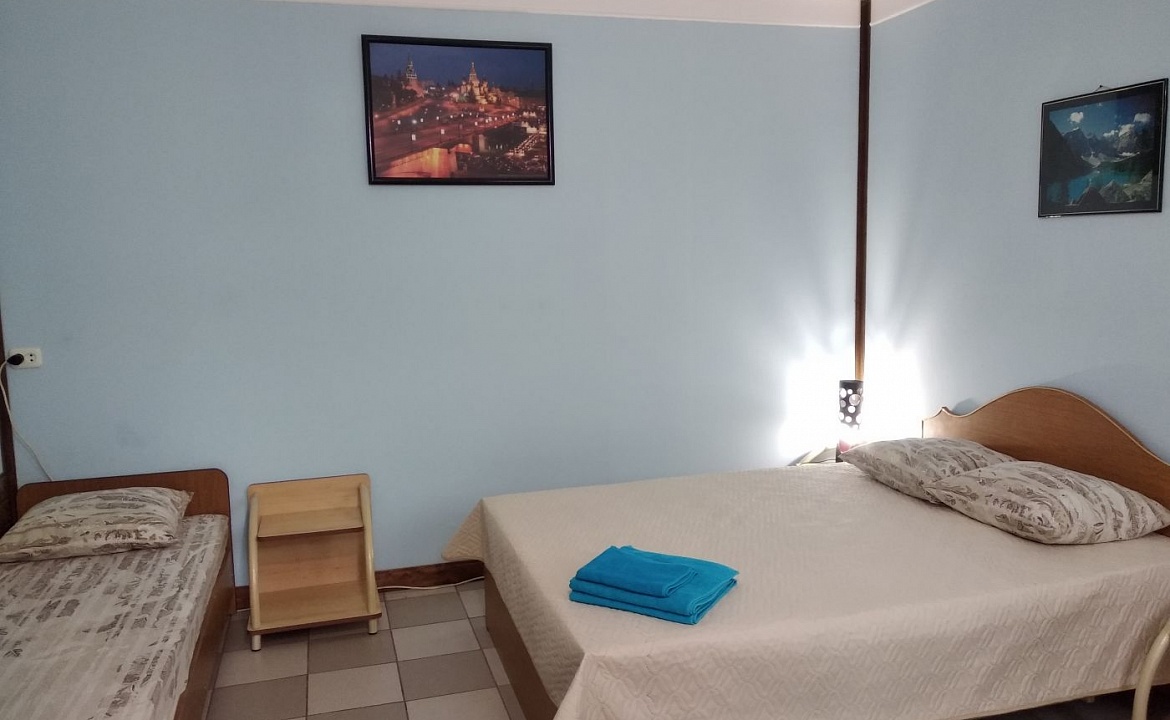 3-х местный номер Стандарт. Гостевой дом "Ростовский дворик". Ольгинка 3-х местный номер Стандарт. Гостевой дом "Ростовский дворик". Ольгинка