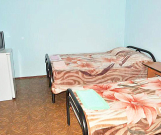 3-местный (удобства на блок, без балкона). Гостевой дом "Островок". 