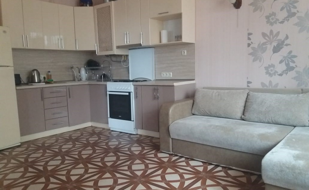 Апартаменты трехкомнатные с отдельным входом на 1 этаже 9. Гостевой дом Лиана. Ливадия