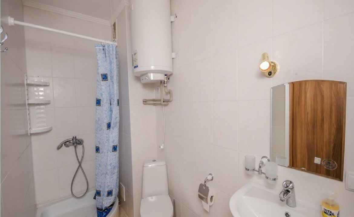 1 комн на 2 чел с балконом. Гостевой дом "Светлана" - Заозерное. Заозерное