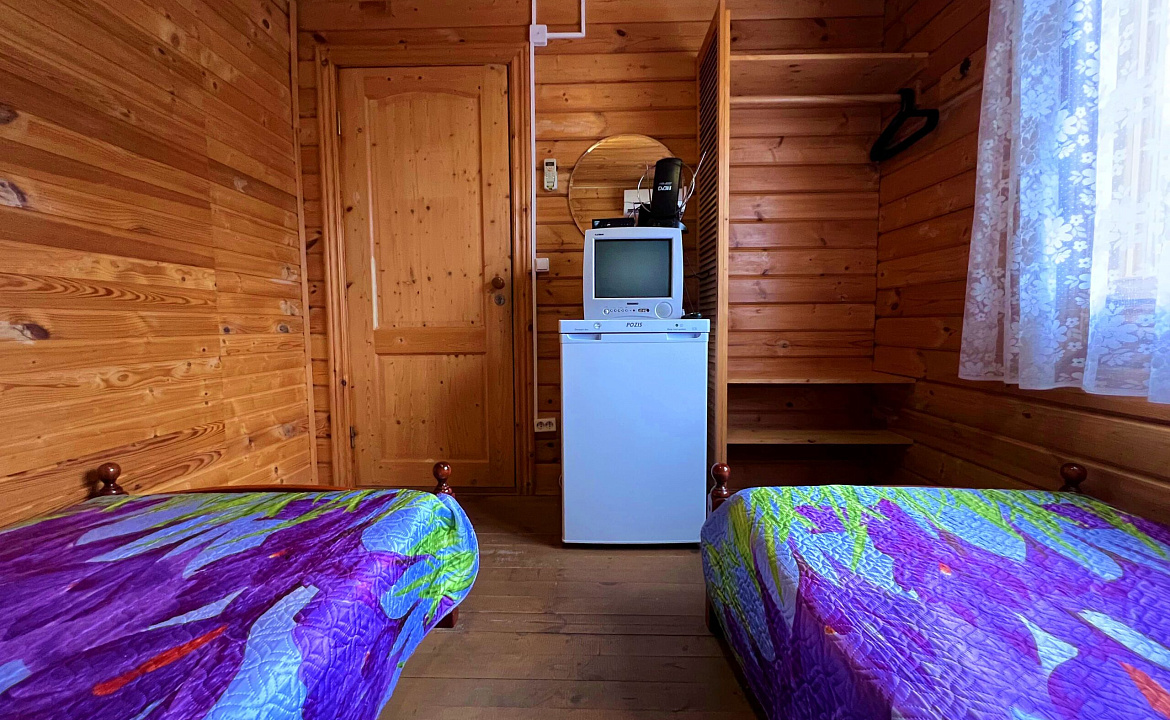 Двухместный номер «ЭКОНОМ». Гостевой комплекс «Солнышно». Кабардинка