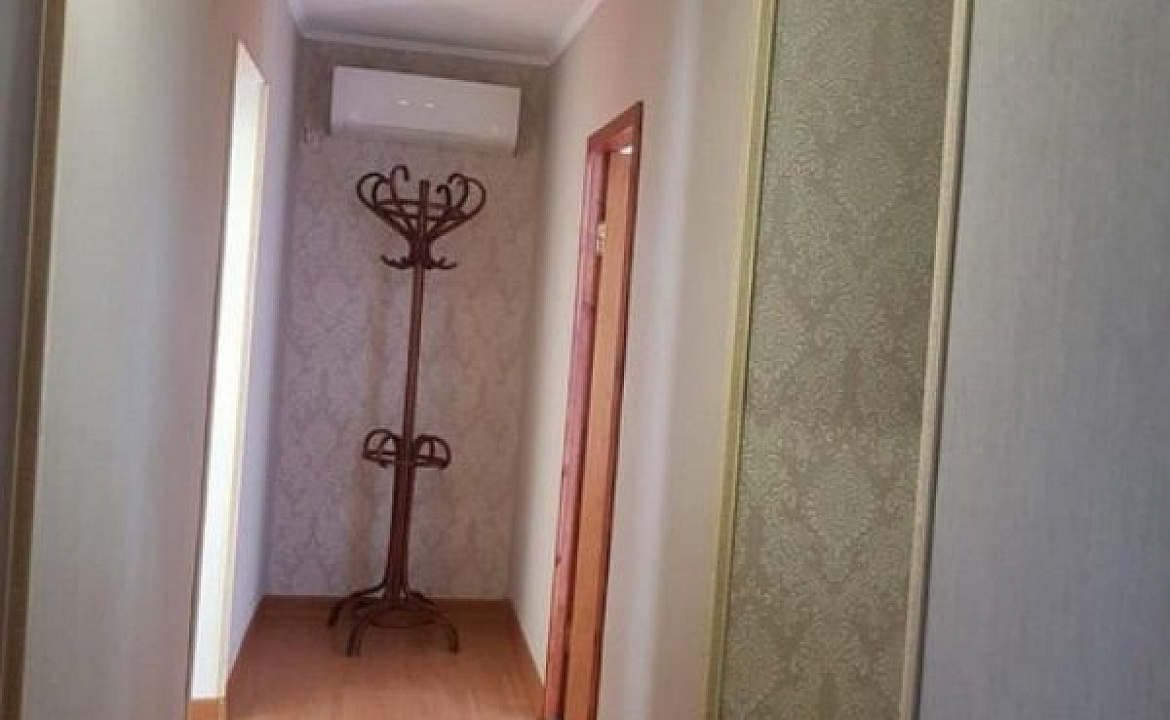 3х-комнатная квартира. Апартаменты в Новом Афоне Лакоба 60 кв.6. Новый Афон