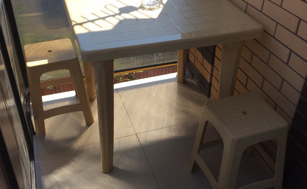 Трёхместный номер. Гостевой дом «Пчела». Ейск