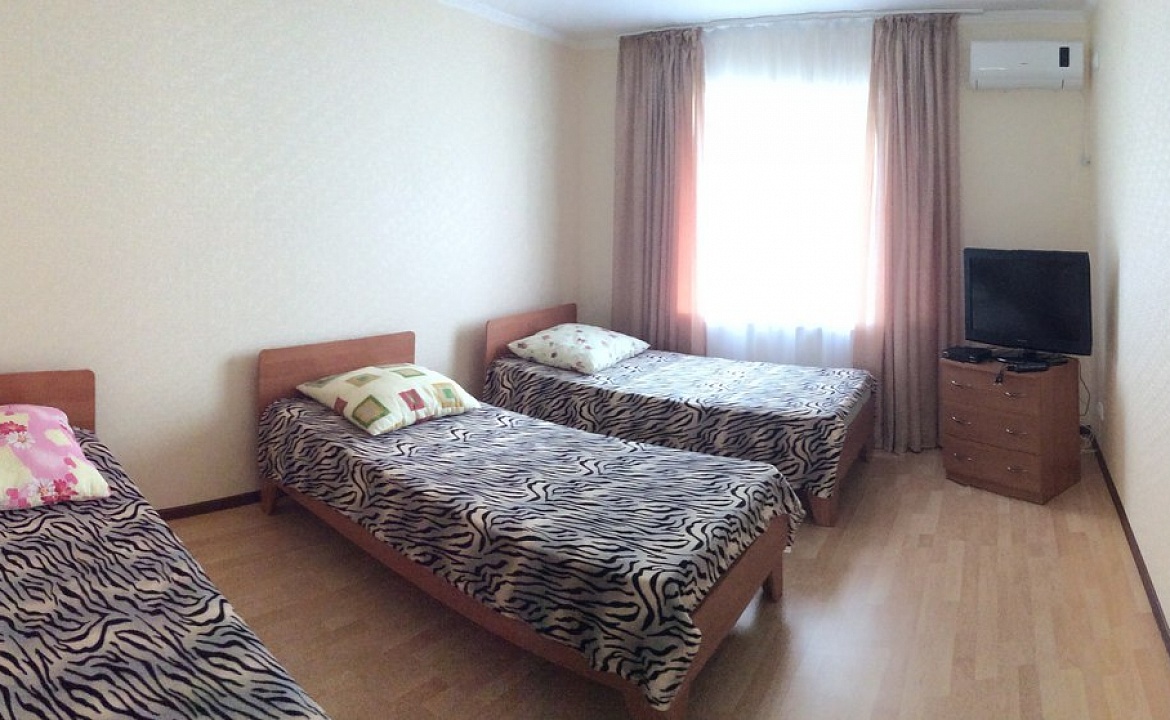 1но комнатный номер на 3-4 человека. Гостевой дом ГРИГОРИЙ. Орджоникидзе