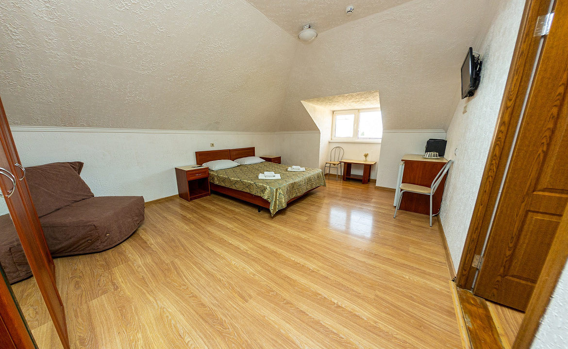 Четырёхместный Семейный (мансарда). Отель Анапа Патио. Анапа