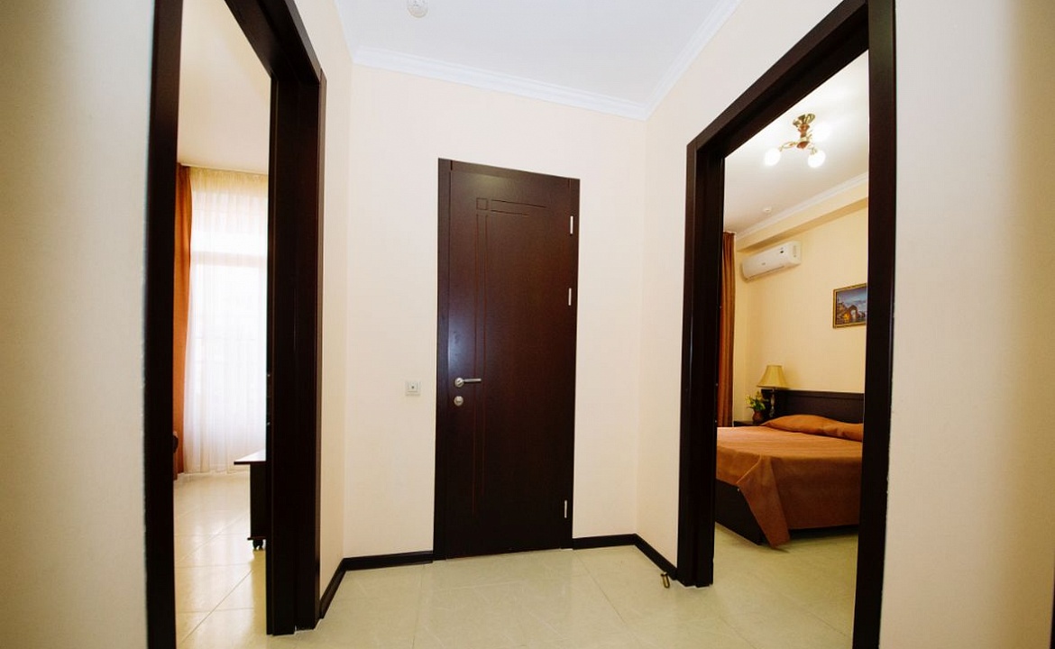 НОМЕРА 2-х комнатный Люкс (2-5 чел.) . Гостевой дом «У моря» Витязево. Витязево