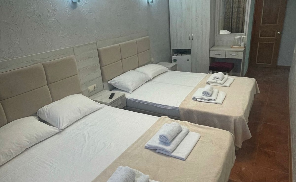 4-х местный номер Стандарт. Гостевой дом "Спартак". Витязево 4-х местный номер Стандарт. Гостевой дом "Спартак". Витязево