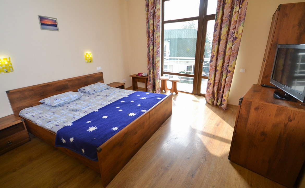 2-х местный стандарт. Гостиница "Риека". Орджоникидзе