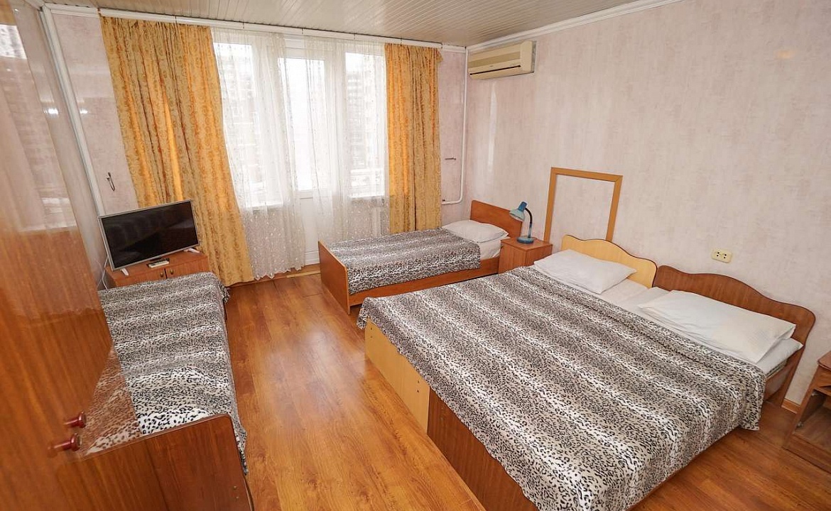Трехместный Стандарт. Гостевой дом Амина. Сочи