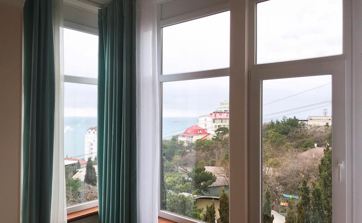 Студио с видом на море и горы. Отель Апарт-отель ПАЛЬМА. Гаспра Студио с видом на море и горы. Отель Апарт-отель ПАЛЬМА. Гаспра